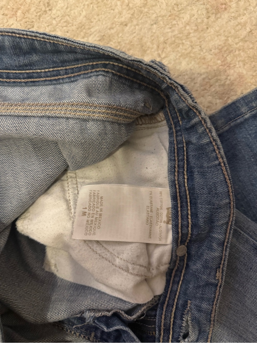 Vintage Y2K Levi's Women's embroidered jeans (bootcut) size 1 - Picture 5 of 6